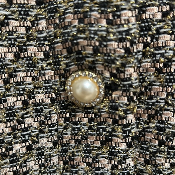 Beautiful ¾ length sleeve blazer - Picture 3 of 4